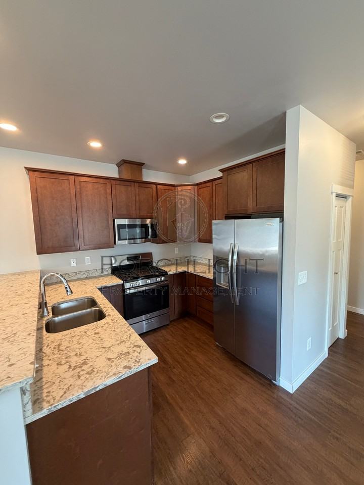 600 Pioneer CourtUnit B #1 - Photo 2 of 10