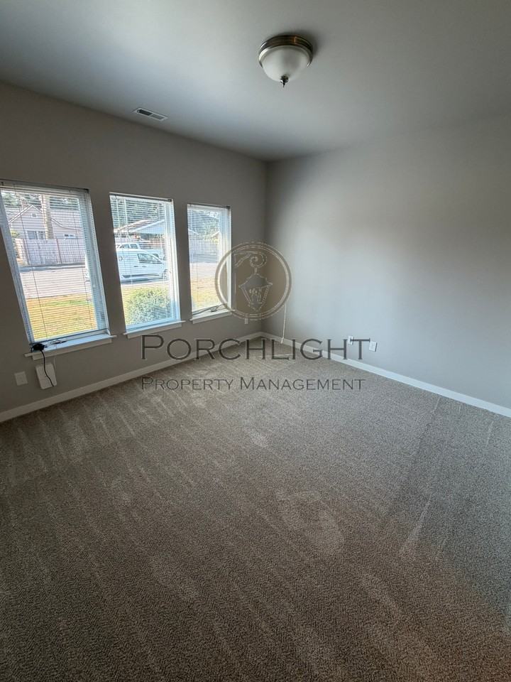 600 Pioneer CourtUnit B #1 - Photo 5 of 10