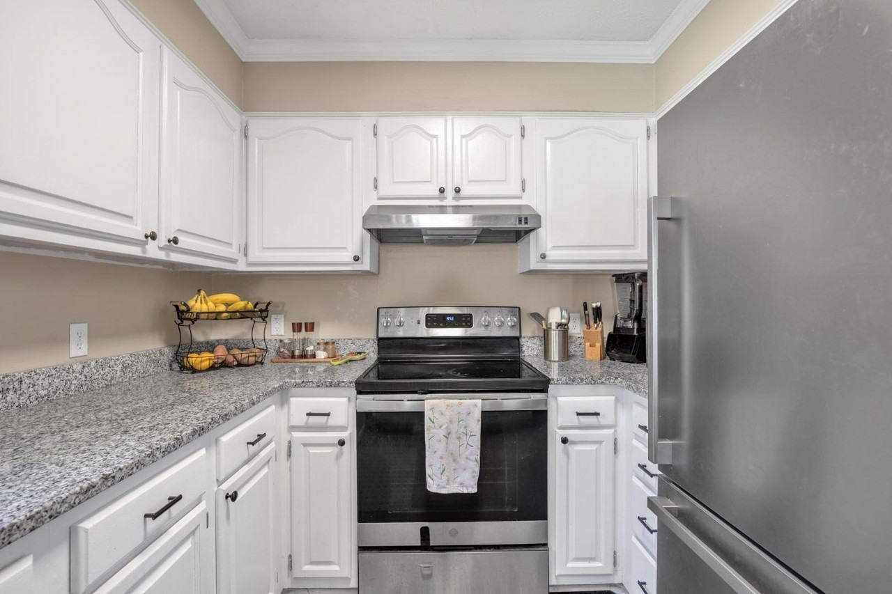 608 Georgetown Cir - Photo 4 of 11