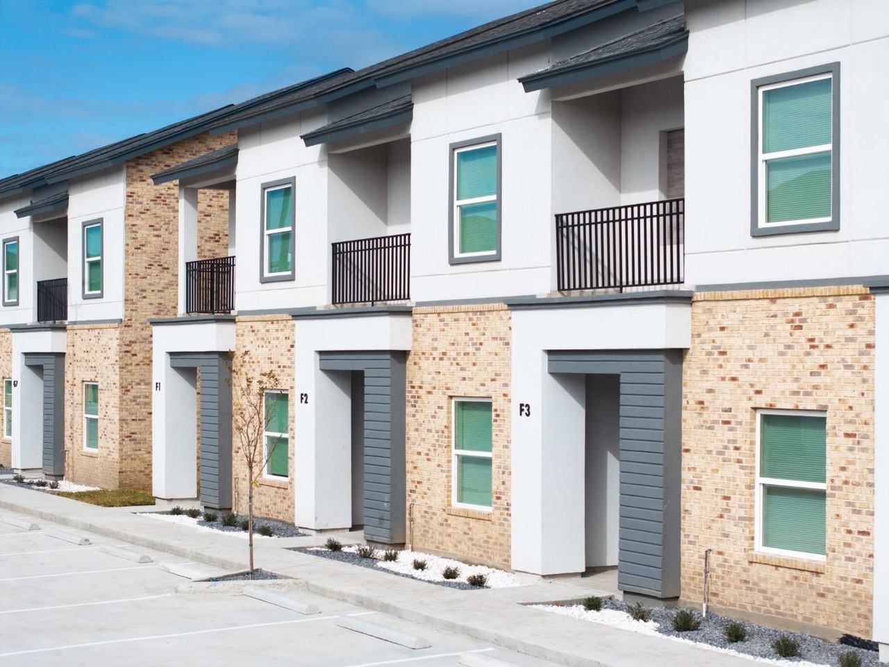 BARSE TOWNHOUSES II LLC - Photo 6 of 15