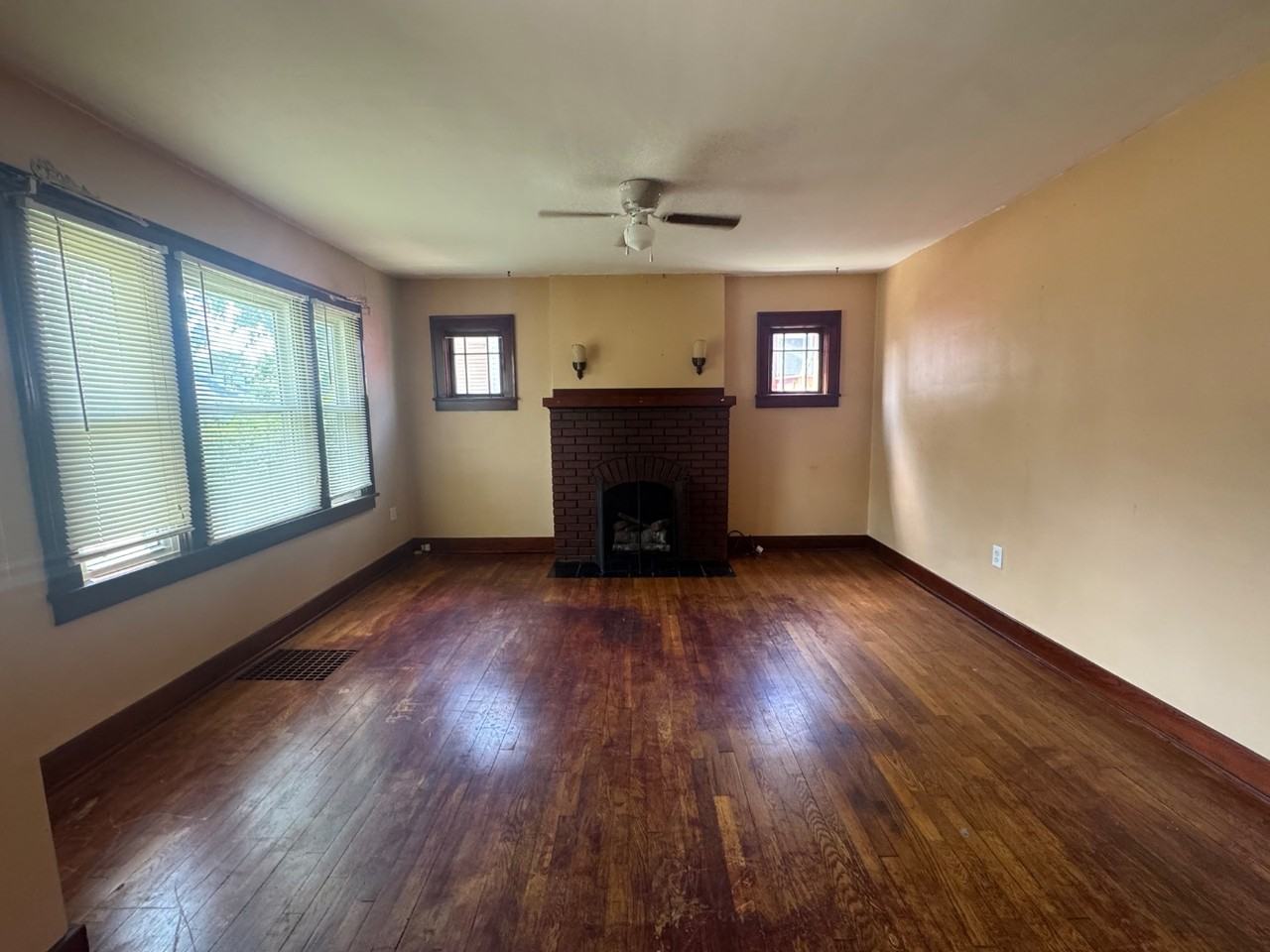 3200 Shelby Ave - Photo 3 of 9