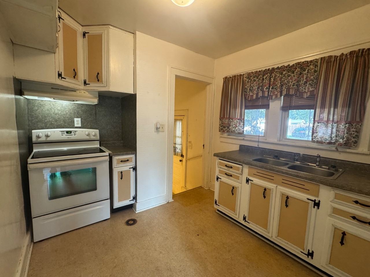 3200 Shelby Ave - Photo 5 of 9