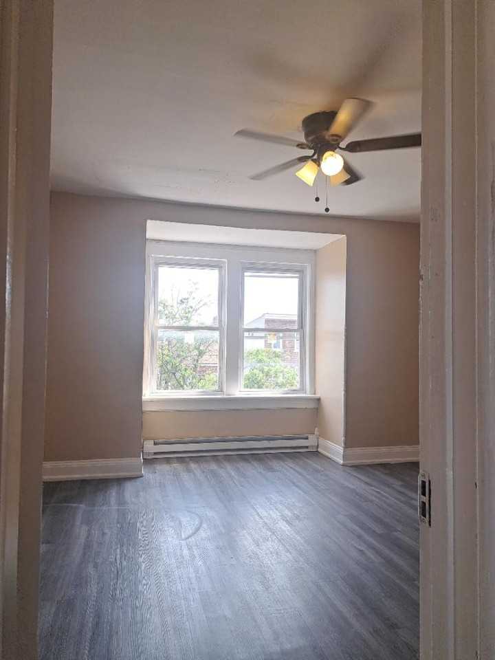 906 1/2 N 7th st - Photo 2 of 4
