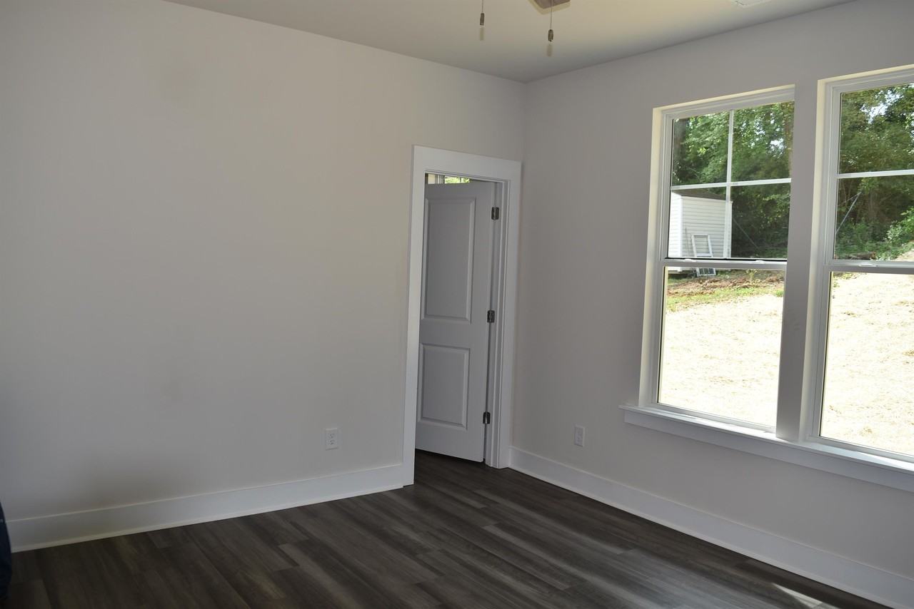 1009 Justice Ave #1 - Photo 7 of 24