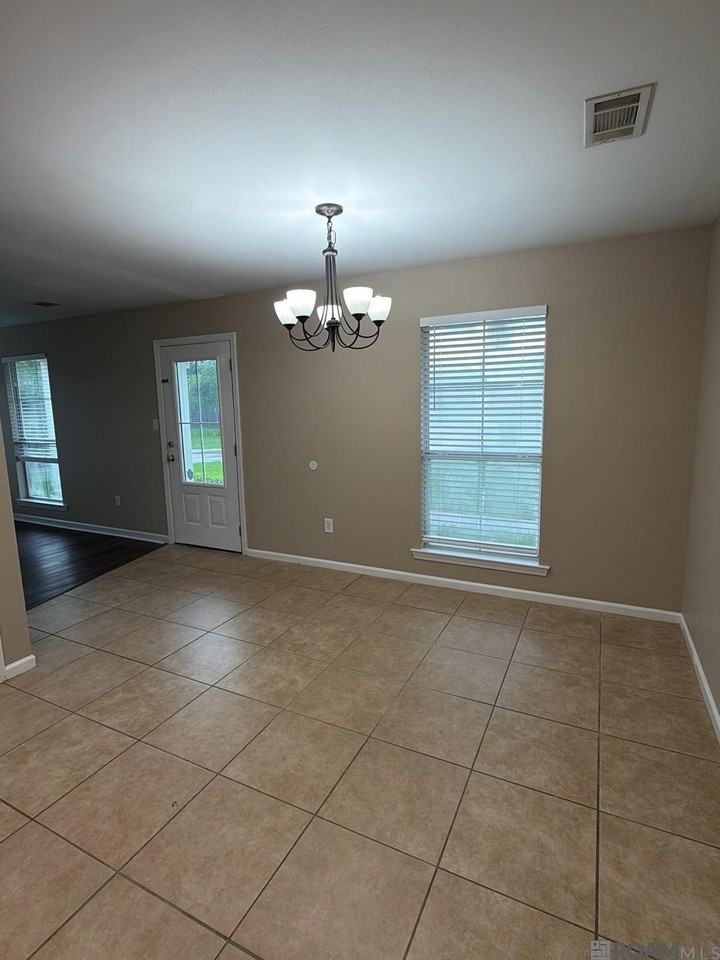 10124 Nashville Ct #1 - Photo 5 of 11
