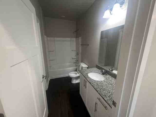 670 E  217 N #202 - Photo 6 of 7