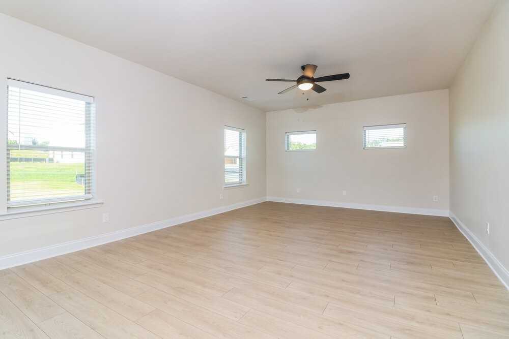 259 Cantrell Dr - Photo 5 of 17
