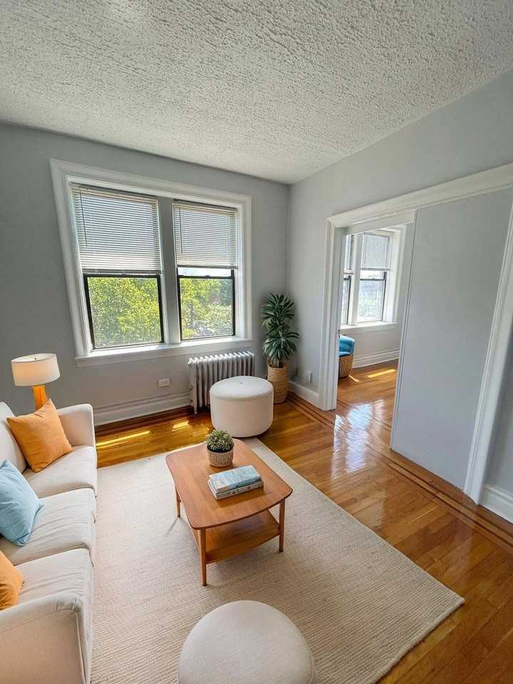 1111 - Trefoil Manor - Photo 2 of 5