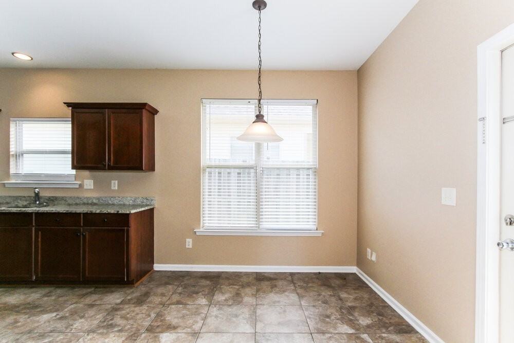 2122 Timberline Dr - Photo 5 of 16