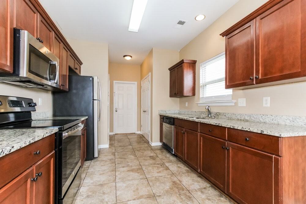 2122 Timberline Dr - Photo 6 of 16