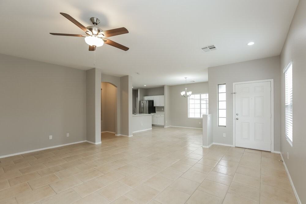 9416 W Odeum Ln - Photo 4 of 16