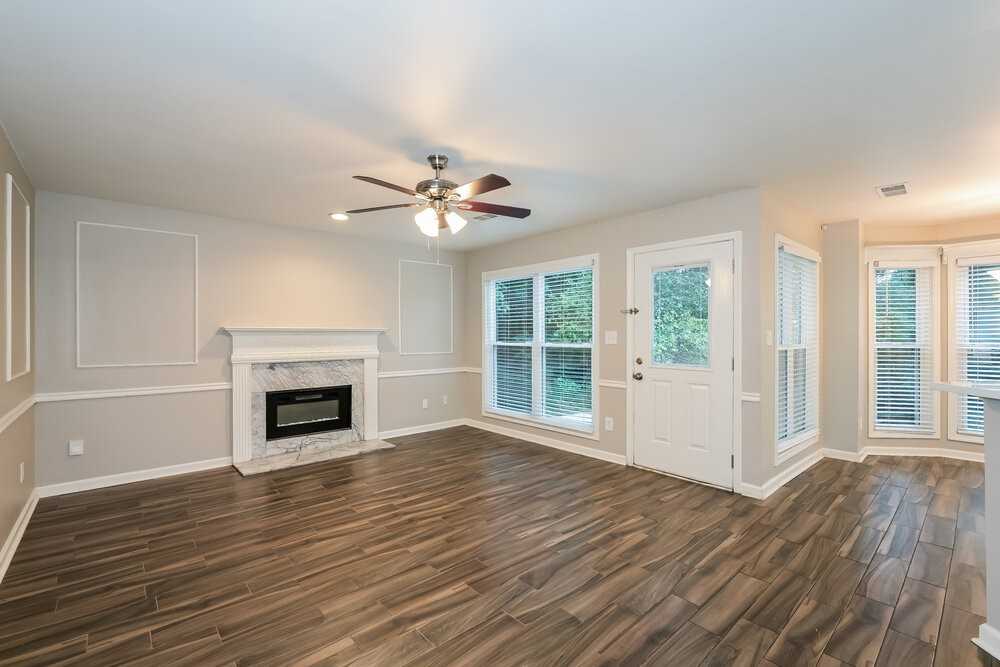 655 Suwanee Lakes Cir - Photo 5 of 17