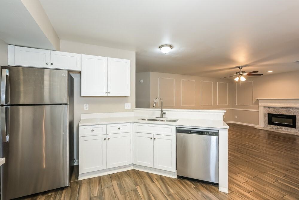 655 Suwanee Lakes Cir - Photo 7 of 17