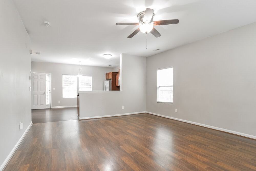 1040 Joselynn Dr - Photo 4 of 17