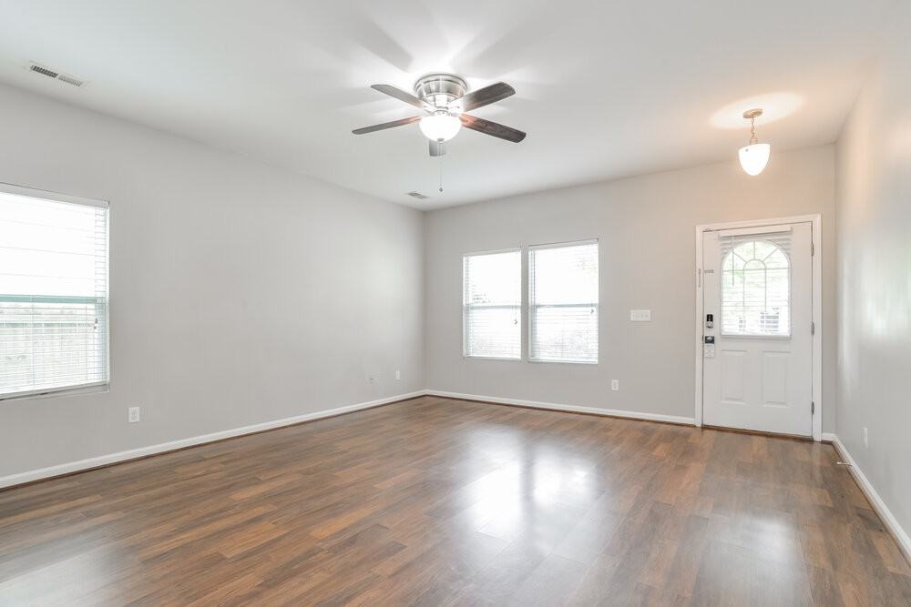 1040 Joselynn Dr - Photo 5 of 17