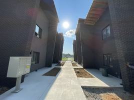 featured image of 220 S 15th St #TH
