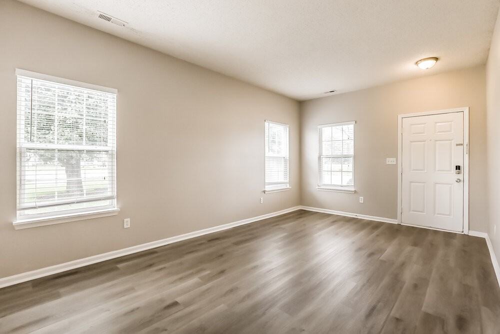 8010 Whitaker Valley Blvd - Photo 4 of 17