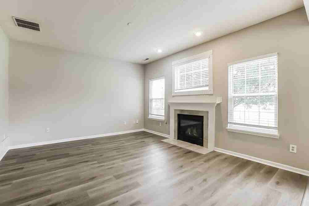8010 Whitaker Valley Blvd - Photo 5 of 17
