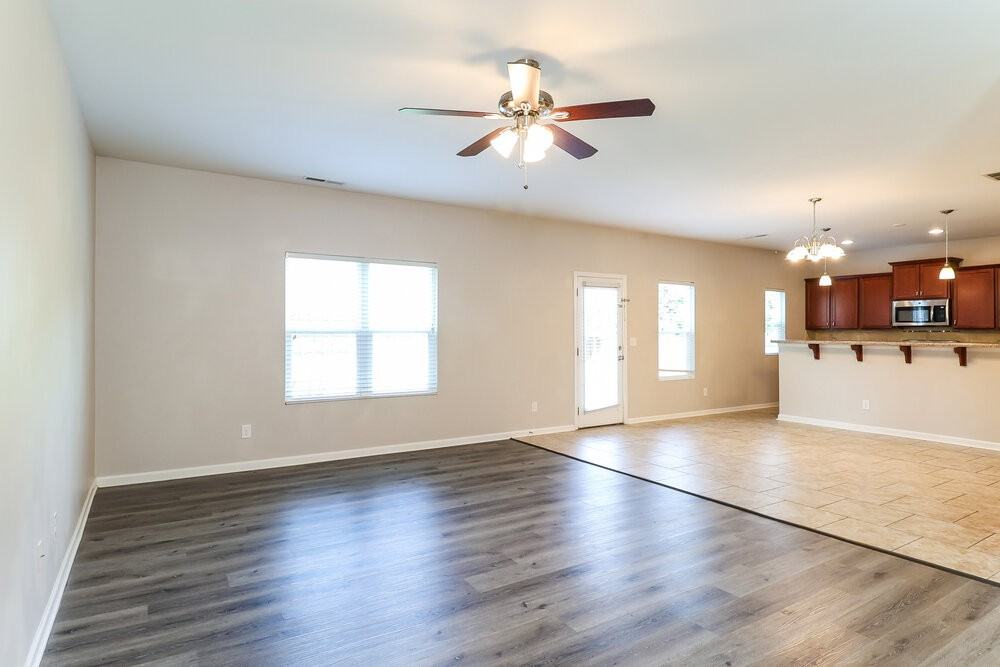 10812 Maryanna Ct - Photo 5 of 17