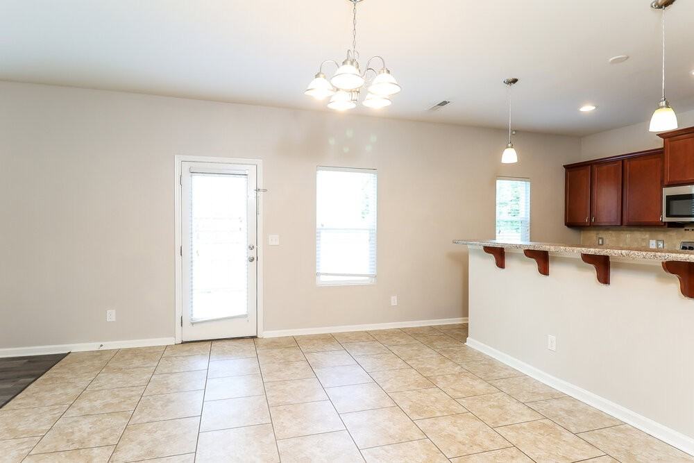 10812 Maryanna Ct - Photo 7 of 17