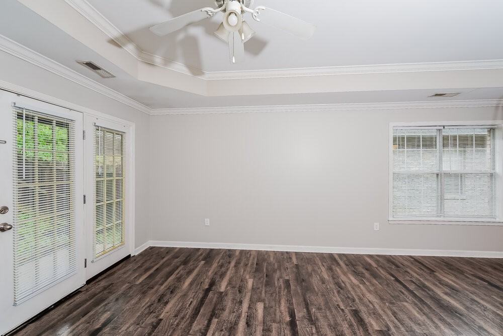 99 Springdale Dr - Photo 5 of 19
