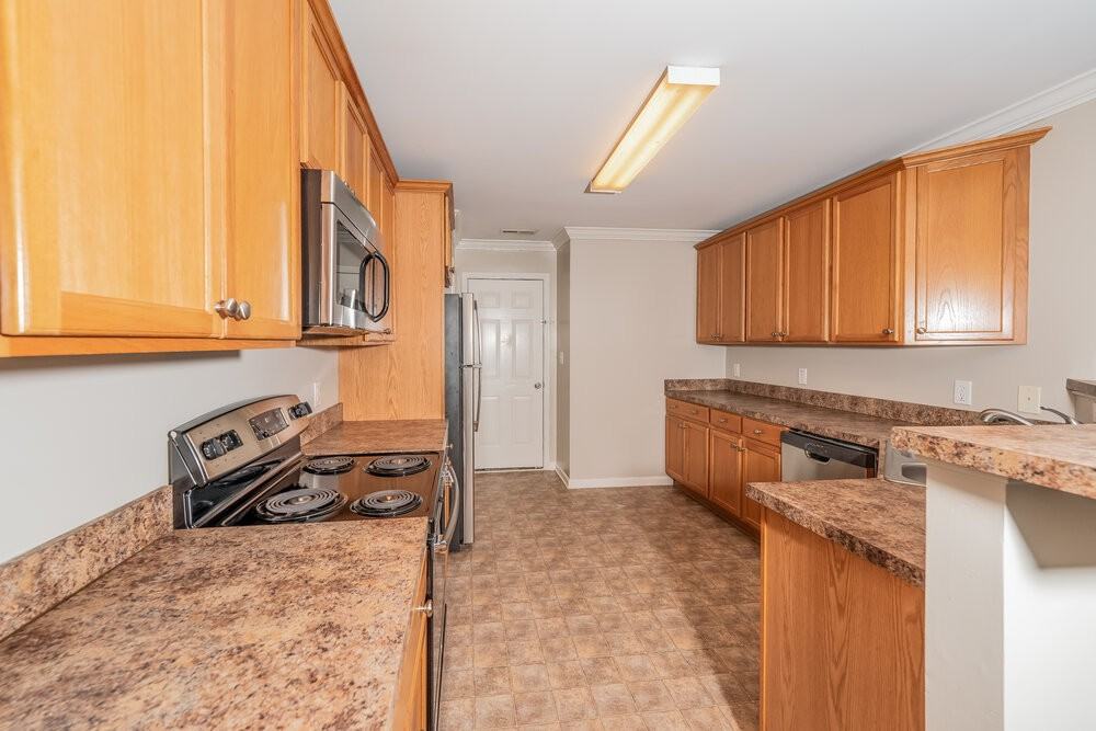 99 Springdale Dr - Photo 6 of 19