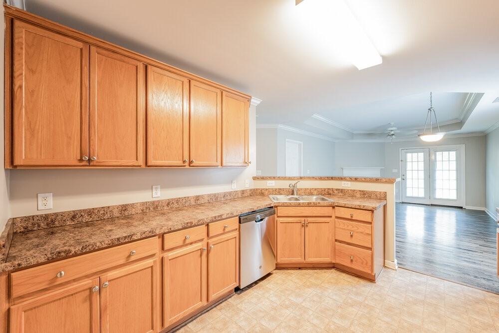 99 Springdale Dr - Photo 7 of 19