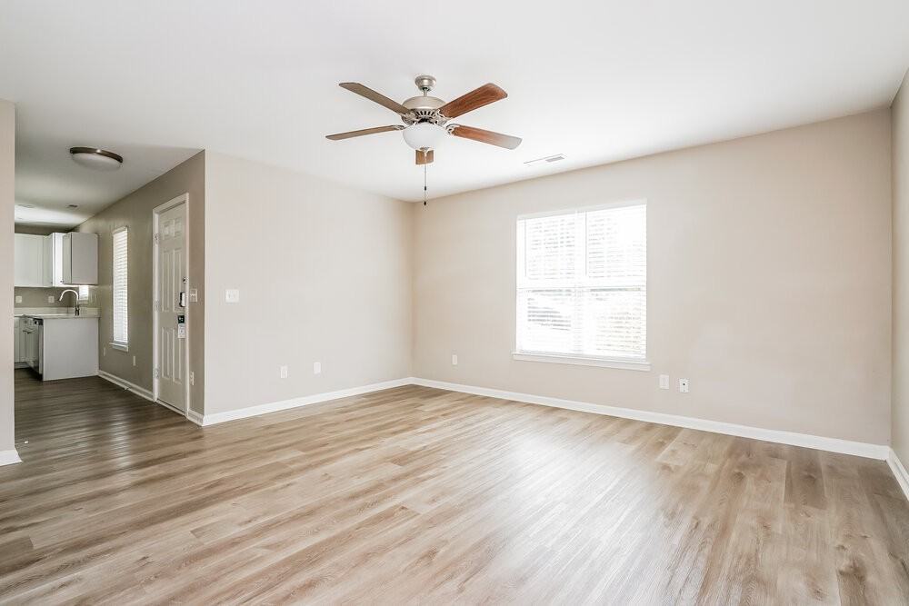 223 Caddel St - Photo 3 of 16
