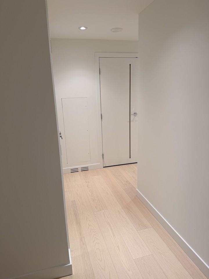 777 Harbour Way - Photo 2 of 28