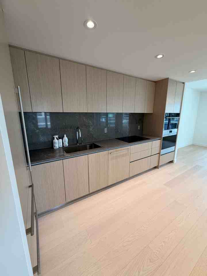 777 Harbour Way - Photo 3 of 28