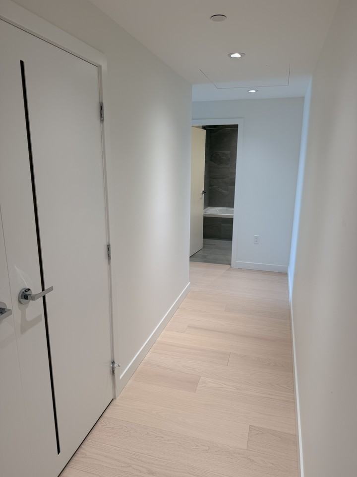777 Harbour Way - Photo 5 of 28