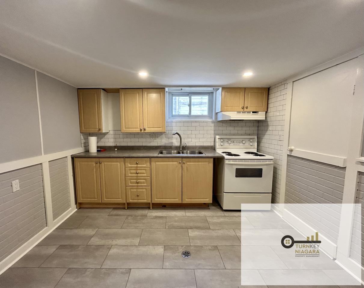 71 Albert Street West - Photo 2 of 14