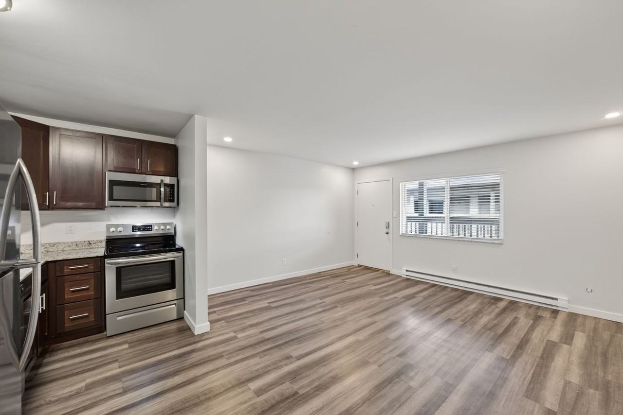 519 N Lincoln St - Photo 5 of 19