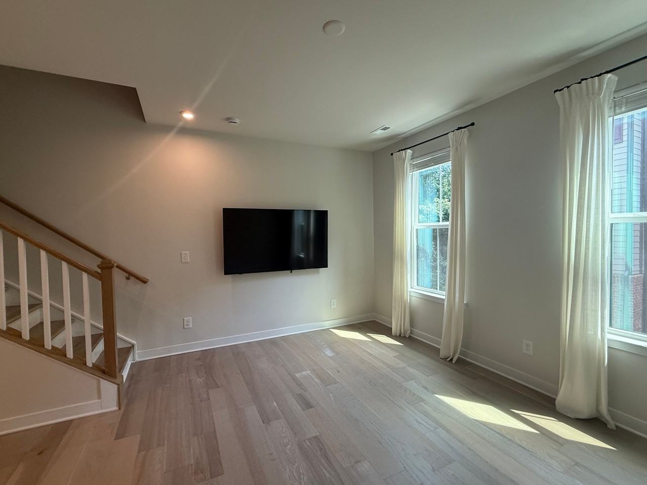 408 Tristram Ln - Photo 3 of 31