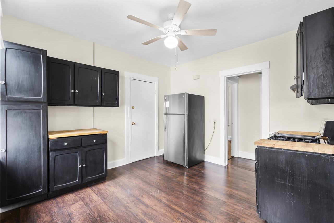 144 Gilbert Ave #2 - Photo 6 of 40