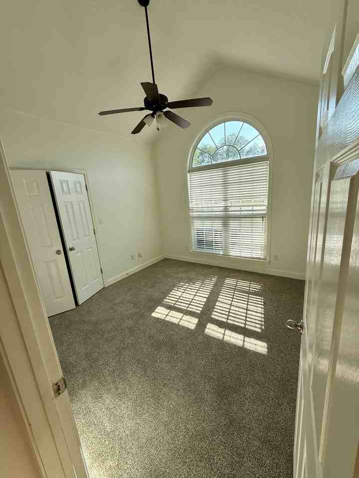 132 Laurelwood Ct #1 - Photo 5 of 10