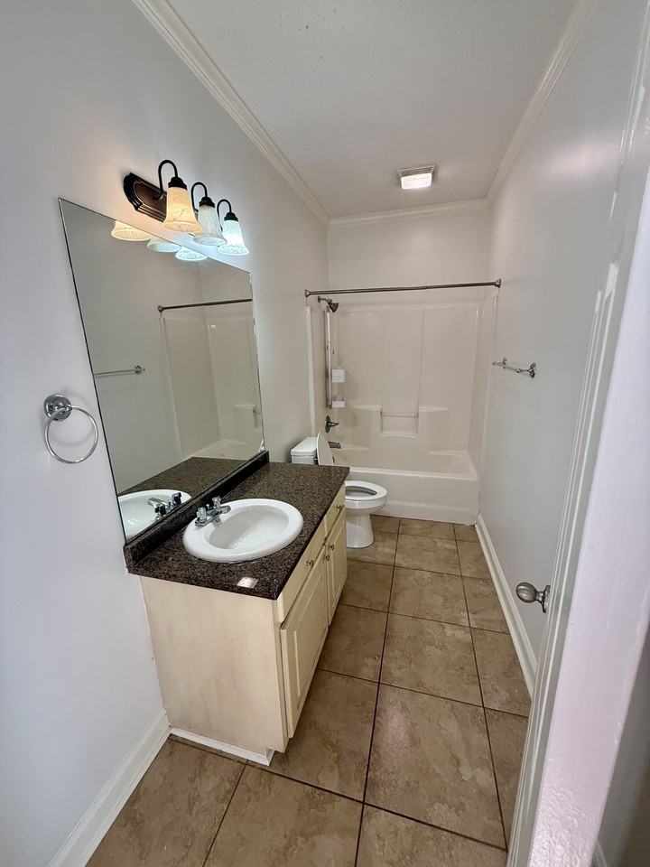 132 Laurelwood Ct #1 - Photo 7 of 10