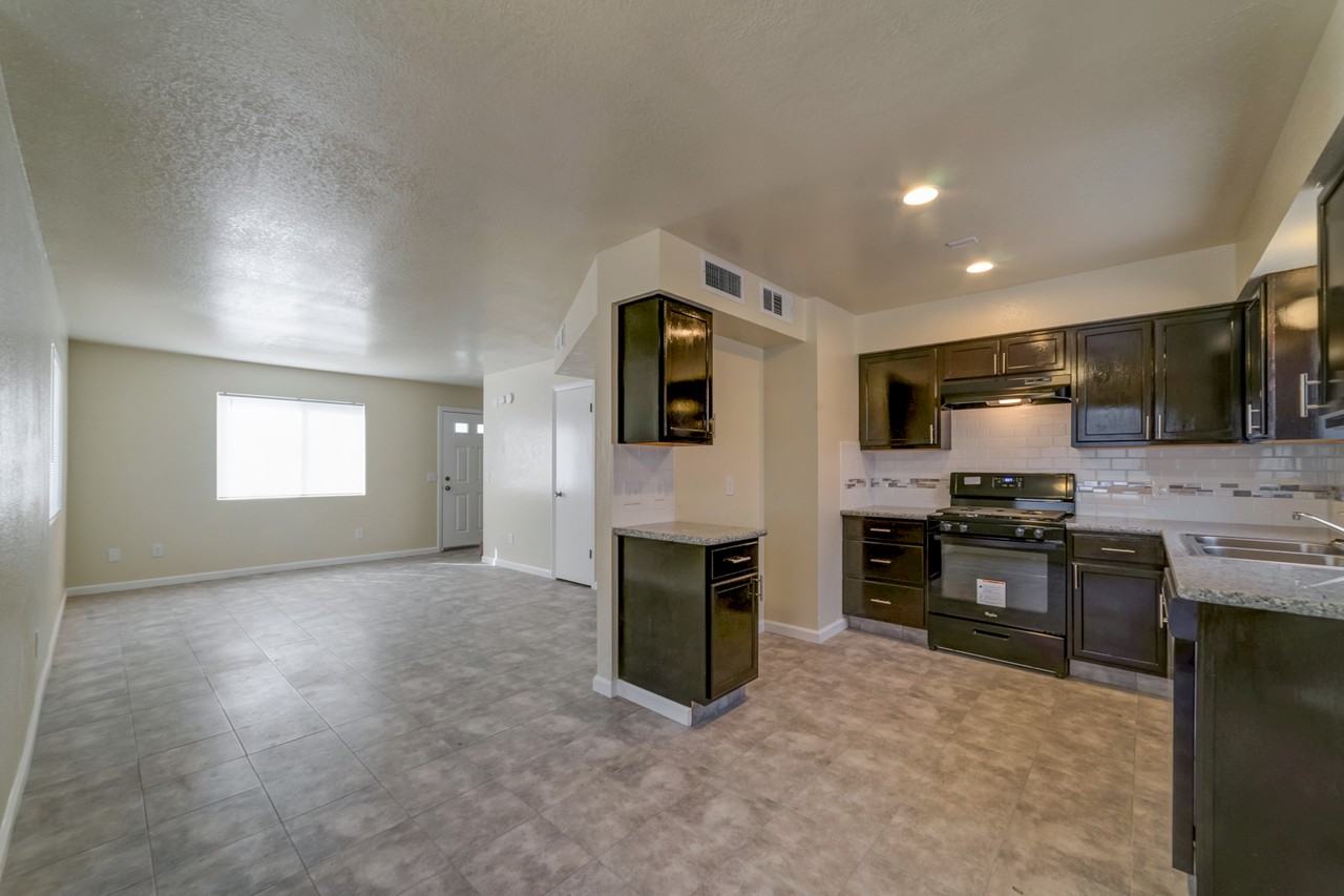 4414 W Myrtle Ave #C - Photo 6 of 18