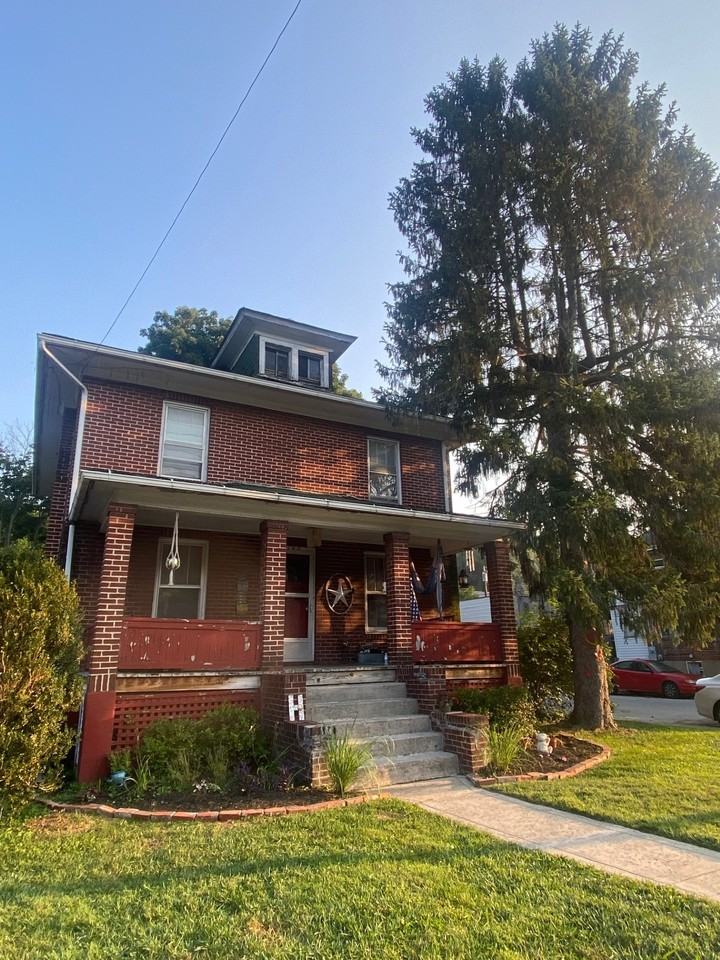 1100 College Ave #1 - Photo 2 of 12