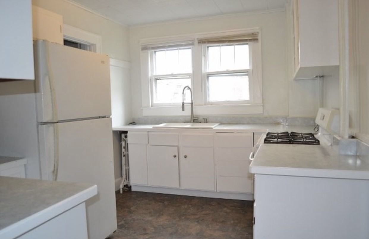 1100 College Ave #1 - Photo 4 of 12