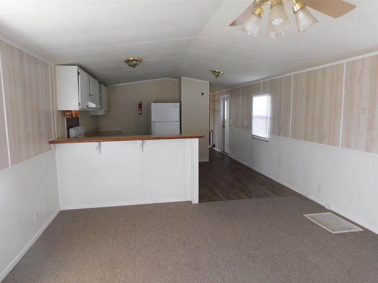 114 Colonial Ct #1 - Photo 2 of 9