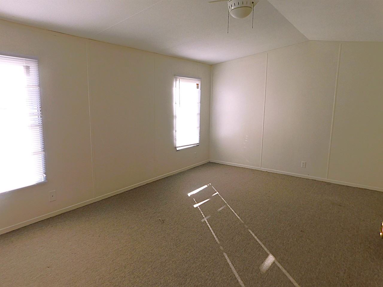 114 Colonial Ct #1 - Photo 6 of 9