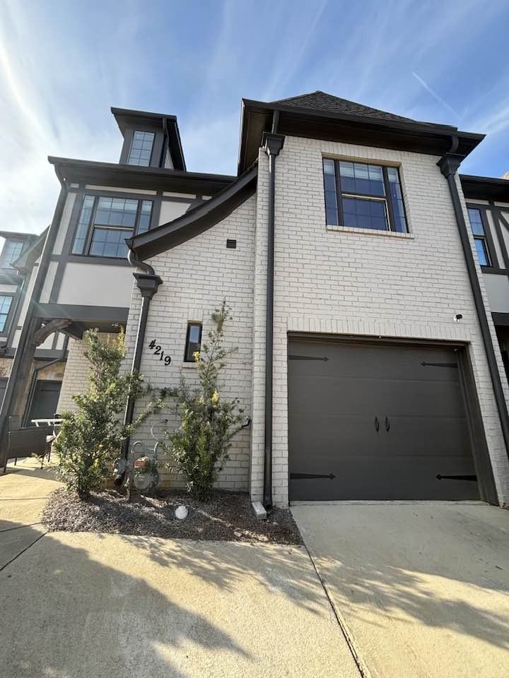 4219 Lennox Dr - Photo 2 of 3