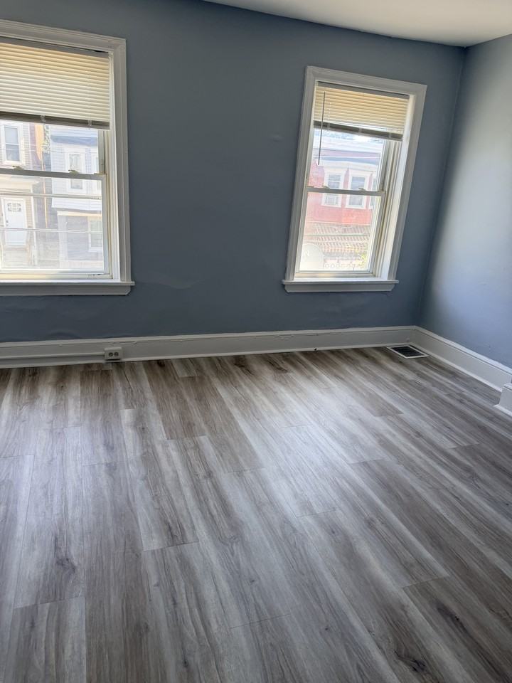 100 W 24th St #1 - Photo 3 of 6