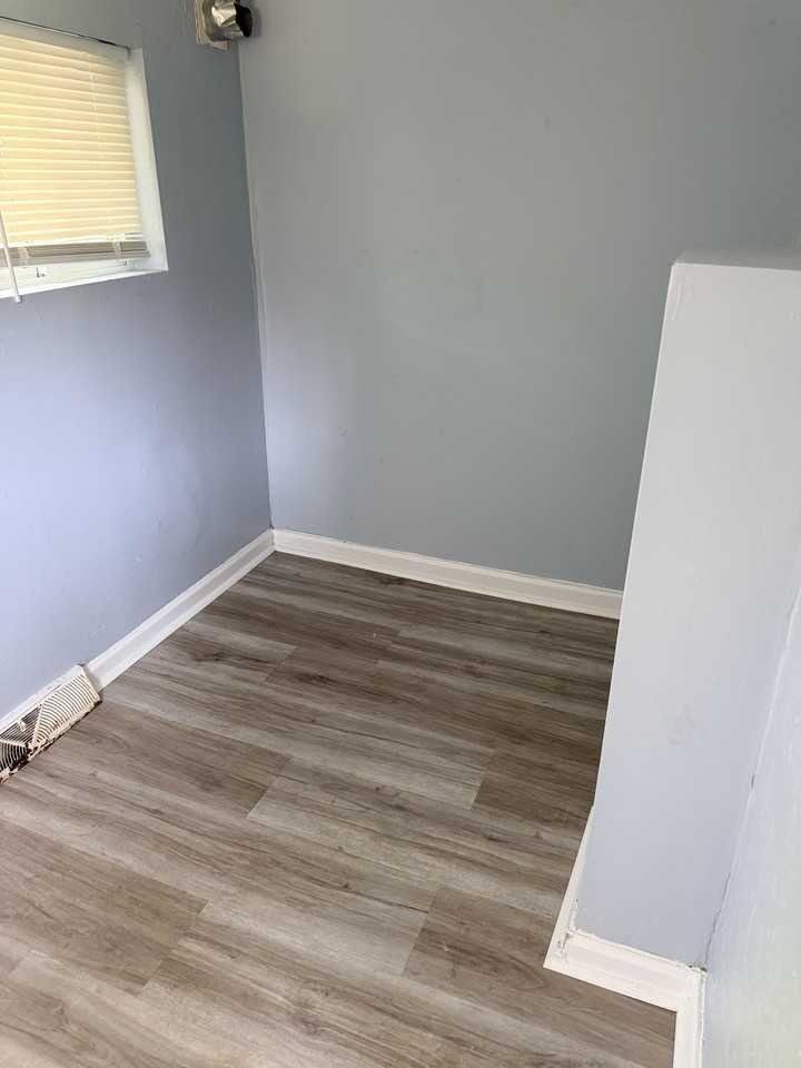 100 W 24th St #1 - Photo 5 of 6