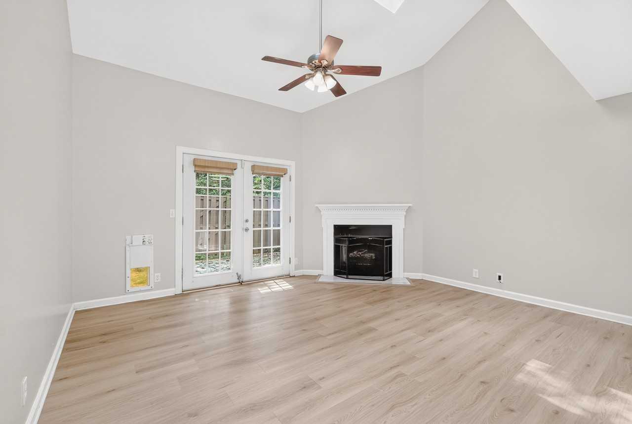440 English Ivy Dr - Photo 4 of 17