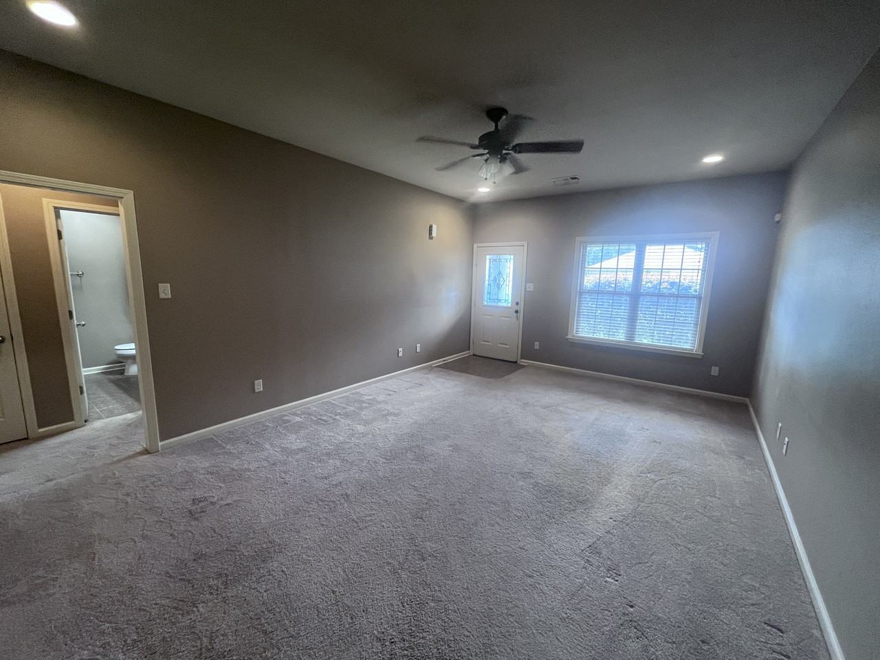 27 Trinity Dr #1 - Photo 7 of 32