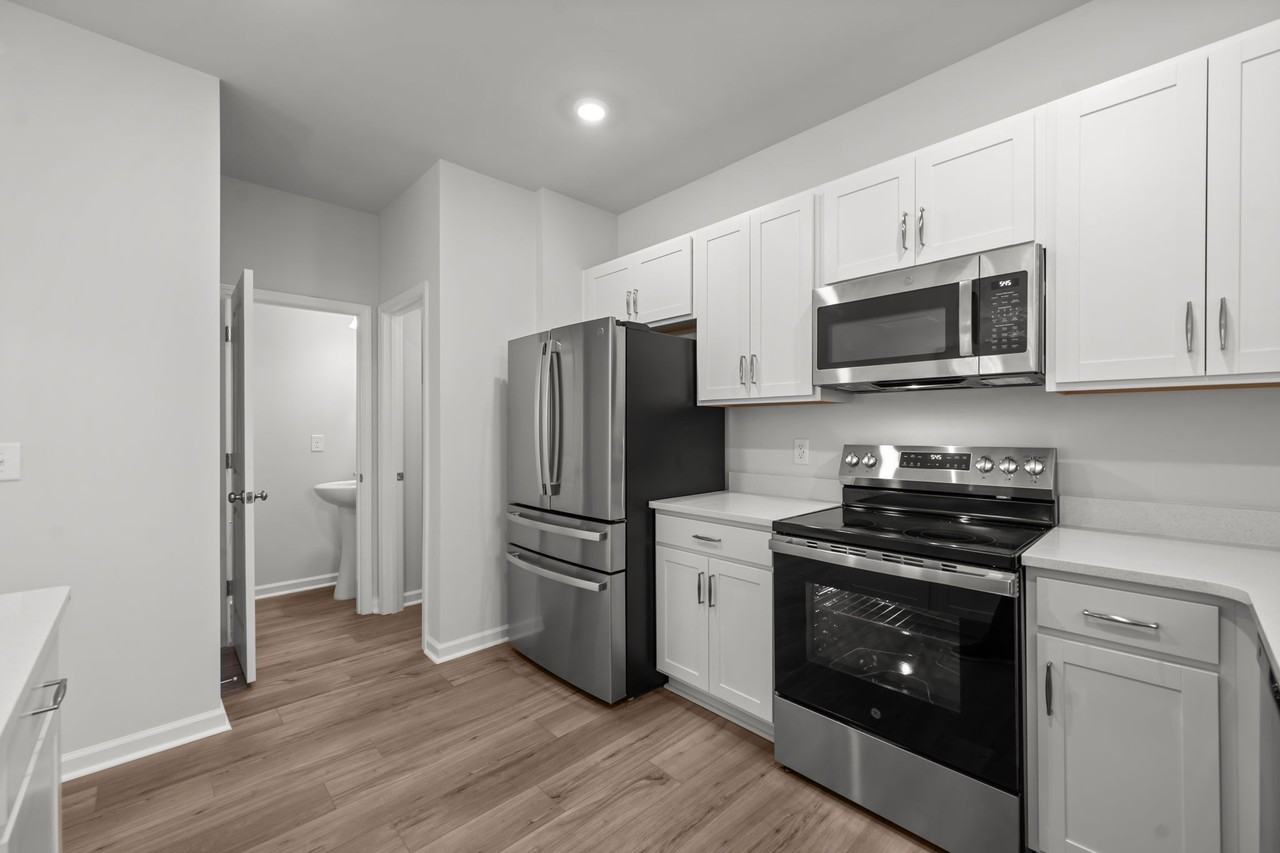 186 Citadel Dr #1 - Photo 5 of 36