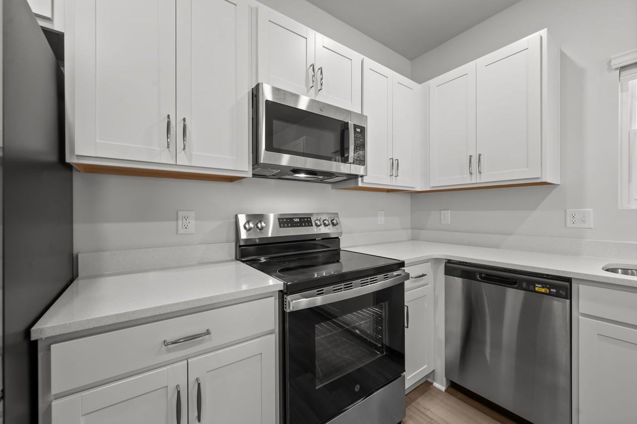186 Citadel Dr #1 - Photo 6 of 36