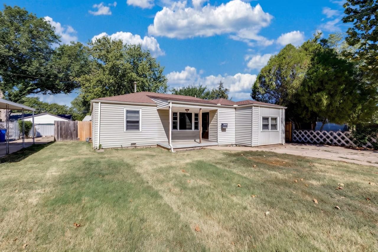 2907 S Fern St - Photo 2 of 23